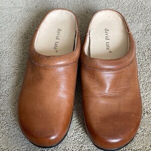 Women leather clog by David Tate Size 7